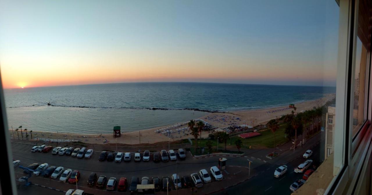 612 Apartment On The Beach Bat Yam Εξωτερικό φωτογραφία