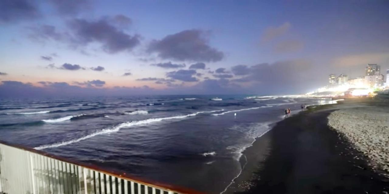 612 Apartment On The Beach Bat Yam Εξωτερικό φωτογραφία