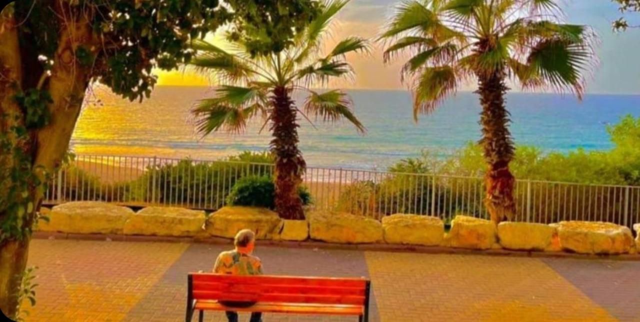 612 Apartment On The Beach Bat Yam Εξωτερικό φωτογραφία