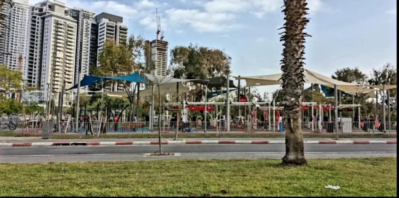 612 Apartment On The Beach Bat Yam Εξωτερικό φωτογραφία